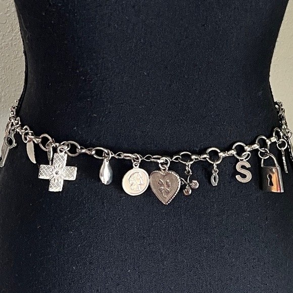 Women’s Silver Tone Charm Medallion Belt Necklace Bracelet main image 4